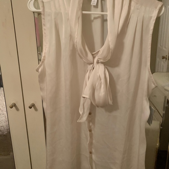 Tank - Picture 2 of 3